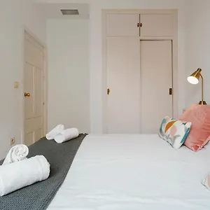 Bright And Cozy-1bd 1bth & 2bd 1bth- La Giralda Siviglia