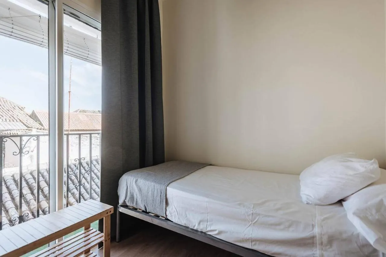 Luz De Sevilla Free Parking Севилья